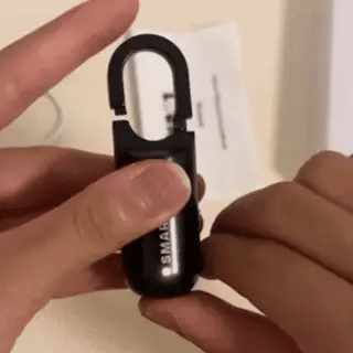 Demostración de apertura del SmartLock Pro con la huella.
